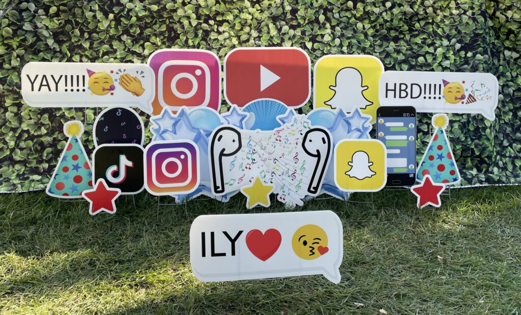 Social media icons yard sign